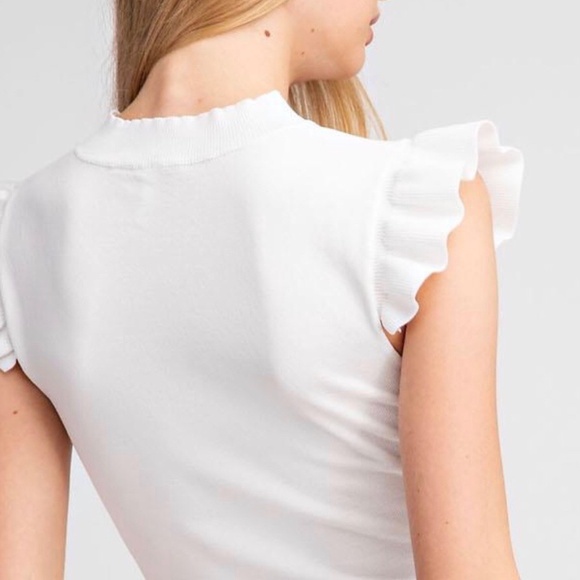 *NEW* WHITE RUFFLED CAPPED SLEEVE TOP - Picture 2 of 4